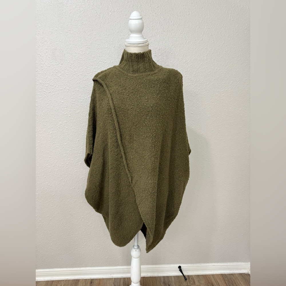 Free People All Wrapped Up Cocoon Poncho Sweater size XXS-XS-S-M Oversized - Picture 2 of 8